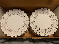 VTG BOX BROOKLACE PAPER DOILIES 5” ROUND LACE 1000 Count?