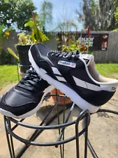 Reebok Classic Nylon Shoes Mens 7 Black White Suede Leather Sneakers Wash N Wear