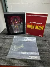 Mezco Toyz ONE:12 The Invincible IRON MAN Marvel