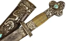 ANTIQUE CHINESE TIBETAN SHORT SWORD DAGGER, FINE CHISELED SILVER & STONES MOUNTS