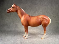 Breyer Classic Quarter Horse Mare “Glitter” palomino for American Girl