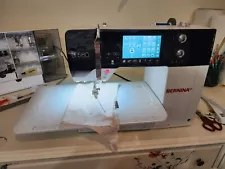 Bernina B 580 Sewing Machine w/ Embroidery Package