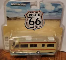 Greenlight 1986 Fleetwood Bounder RV Class A Motorhome 1:64 Route 66 Series