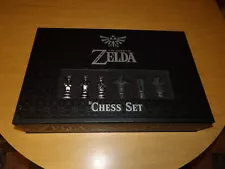 Nintendo 2017 The Legend of Zelda Chess Set USAopoly in Excellent Condition