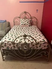 disney princess enchanted kingdom full bed frame for local pick up only