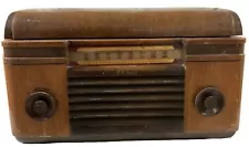 Vintage RCA Victor Radio / Record Player Model # 55U Powers Up !!!