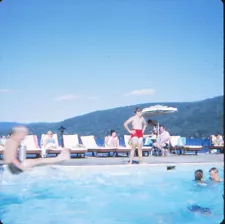 New Listing126 color slides lot of 4 * 1970's SUMMER FUN IN THE SWIMMING POOL