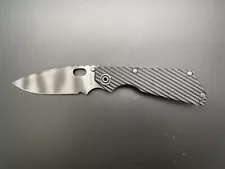 Strider Knives SnG CTS-XHP - Tiger Stripe Blade / Black G10 - Light User