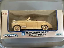 WELLY 1941 Chevrolet Special Deluxe Convertible 1:25 Die Cast