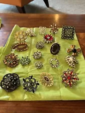 Vintage & (Non- Vintage) LOT for sale—(32) Brooches/pins; Majority Are Vintage!