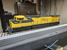 ScaleTrains Rivet Counter CNW Dash-9 DCC and Sound #8727 Ho Scale