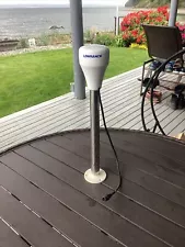 Lowrance LGC 4000 GPS Antenna. With Optional Pole Mount.