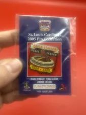 2005 St. Louis Cardinals Old Busch Stadium Final Season MLB Logo Pin NIP