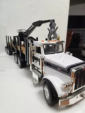 Tomy Ertl 1:16 scale- Big Logging Truck-Lights and Sounds-Peterbilt Great Condit