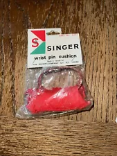 Vintage Singer Wrist Pin Cushion New In Pack Made ain Taiwan Red