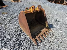 36" Case 580 Backhoe Bucket; 45-38 mm Pins