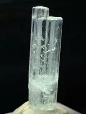 9.20 carats natural rough crystal aquamarine from Pakistan available for sale