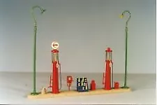 Berkshire Valley 453 O Scale Gas Station Pumps, Lights, Oil Cans, Air Pump, Set