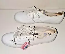 Pre Owned LA Gear White Vintage Tennis Shoes sheer Laces Ladies 10