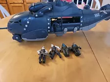 Meccano King Raven Gears of War Toy, with figures