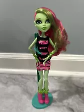 venus flytrap Fashion Doll (GOOD CONDITION)