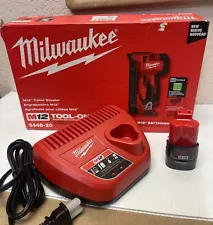 New MILWAUKEE TOOLS 2448-20 M12 CORDLESS CABLE STAPLER KIT (batt Used)