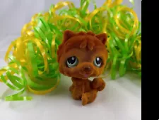 Littlest Pet Shop Fuzzy Flocked Golden Brown Chow Chow Dog #332 Blue Eyes