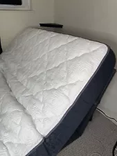 mattress queen With Adjustable Base (very Good Condition)