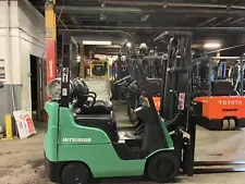 2015 3000 LB Forklift with Side Shift and Triple mast