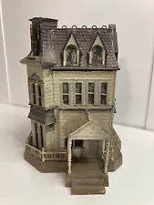 Polar Lights Addams Family Haunted House HO Model Kit Built Painted 1995