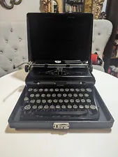 New ListingVintage Royal O Model Portable Typewriter In Case 1930's 1940s Works Great